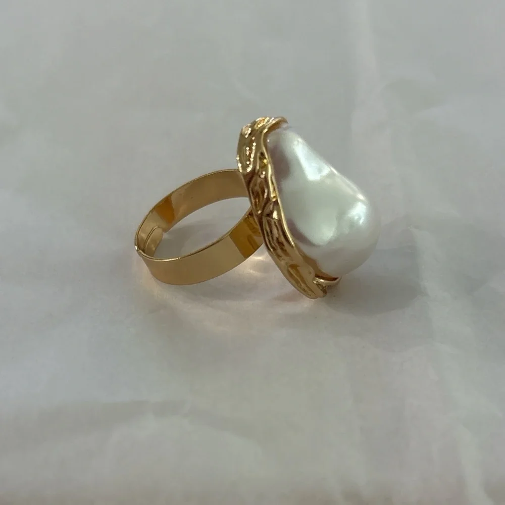 Gold and White Pearl Statement Ring - Picture 3 of 3
